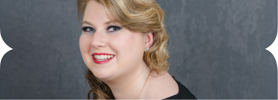 smokey Eyes und rote Lippen
